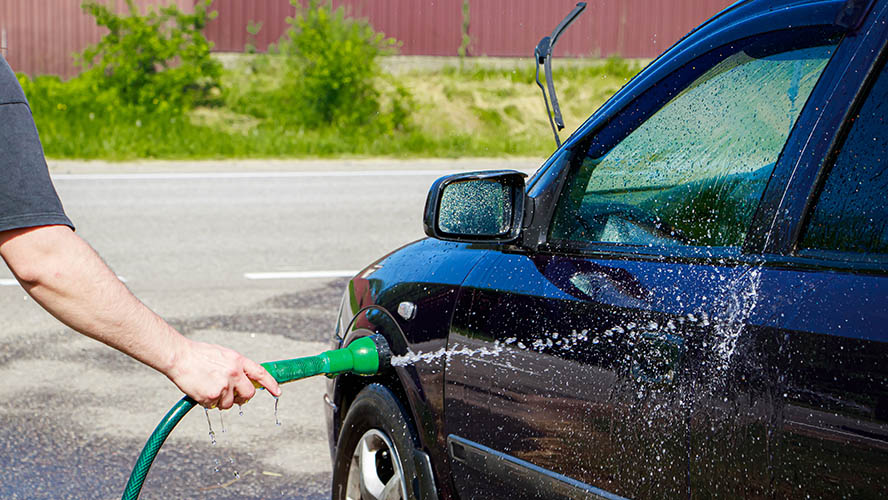 5 napak pri čiščenju zunanjosti avtomobila